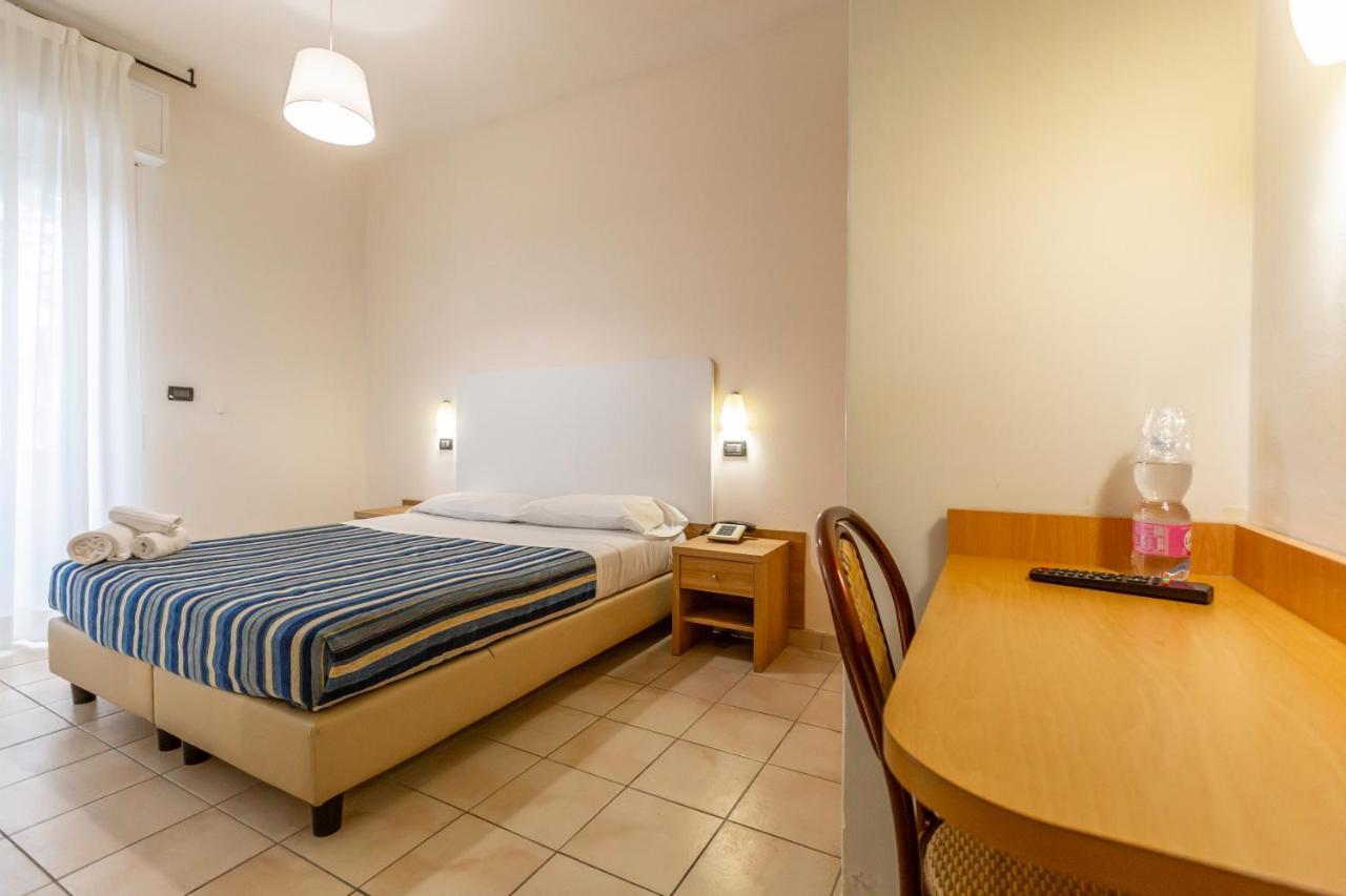 Hotel Vannucci Rimini Exterior photo