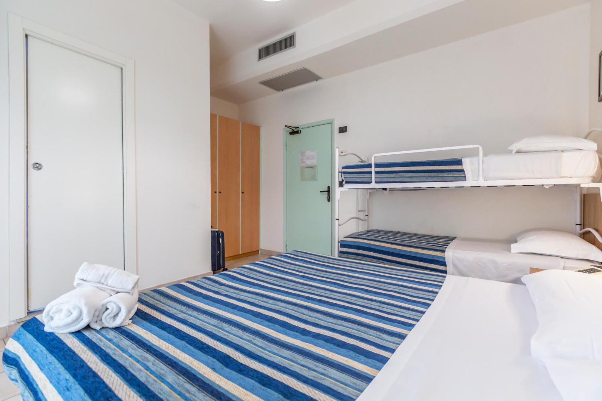 Hotel Vannucci Rimini Exterior photo