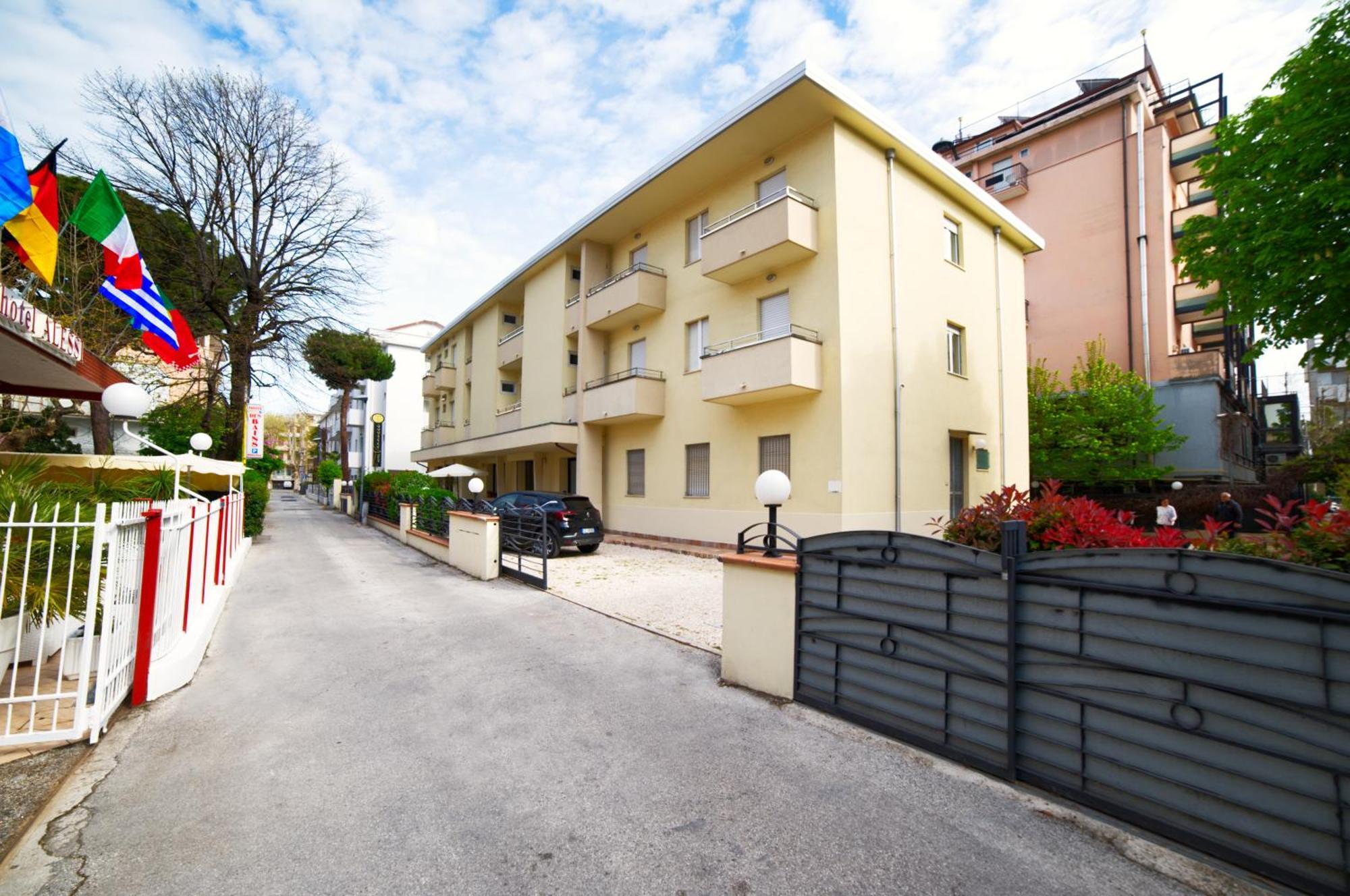 Hotel Vannucci Rimini Exterior photo